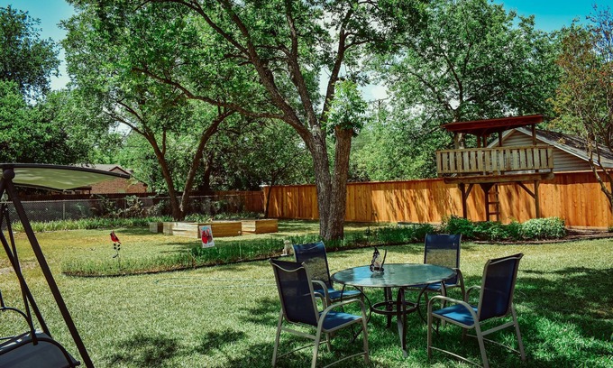 Dean Highland House | Charming Home minutes from Cameron Zoo, Park, Lake Waco, Magnolia's & More
