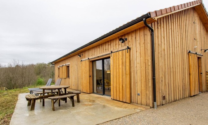 Sarlat-la-Caneda Cottage | Charming House in Sarlat: 3 BR, Private Terrace, BBQ, Baby Equipment, Pet Friendly