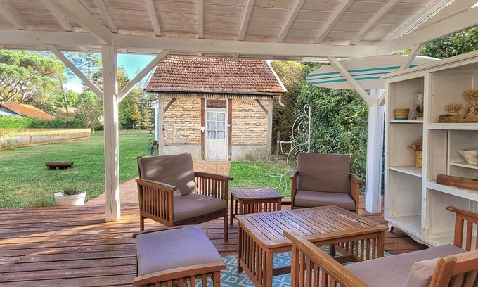 Lue House | Charming house in Les Landes for 10 with swimming pool