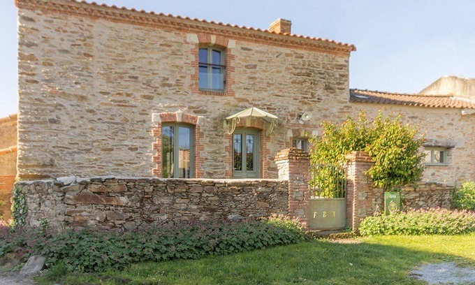 Rouans Cottage | Charming House in Rouans - Wifi, Pets Allowed