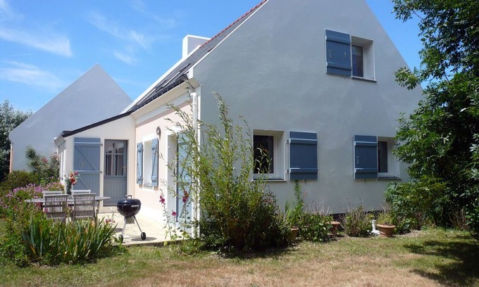 Sauzon House | Charming House in Sauzon with Garden, 10-Min Walk to Beach