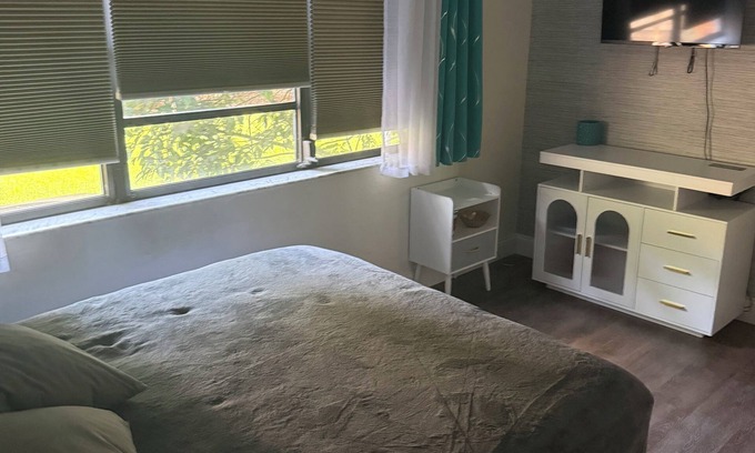 North Andrews Gardens House | Charming house with own suite in Fort Lauderdale. Looking forward to hosting you