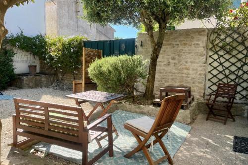 Ars-en-Re House | Charming house with garden near the port