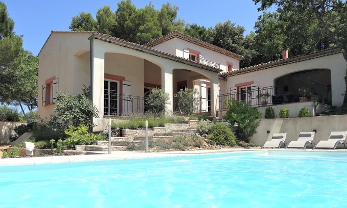 Venejan House | Charming house with pool area + outdoor kitchen