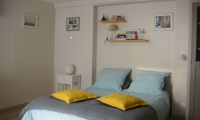 Chateau-d'Olonne Apartment | Charming housing ground garden 3Pers quiet residential 400m beach/C. Thalasso
