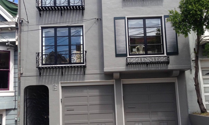 Inner Sunset Condo | Charming Inner Sunset/Golden Gate Park Condo walkable to UCSF, with parking