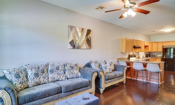 Lake Charles House | Charming Lake Charles Retreat w/ Charcoal Grill!