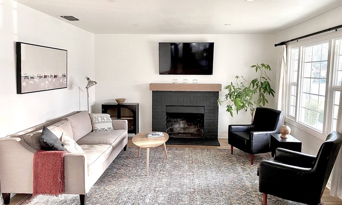 Land Park House | Charming-Land Park-3 bdrm home-mins to downtown
