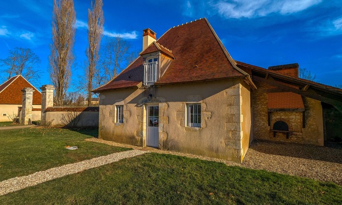 Ardentes Cottage | Charming lodge with parking, pets allowed, near Château de Clavières