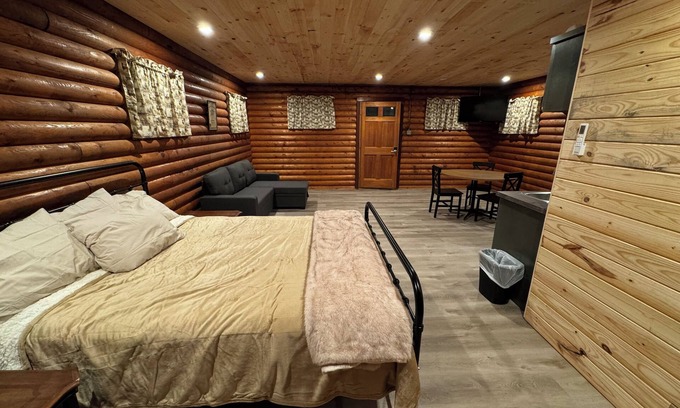 Cambridge Cabin | Charming log cabin on gravel back road with peace, quiet, all amenities of home