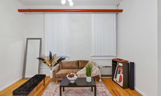 Port Morris Apartment | Charming Luxe 2bdrm Continental Residence