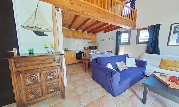 Barbatre Apartment | Charming mezzanine studio, sleeps 3, near beach
