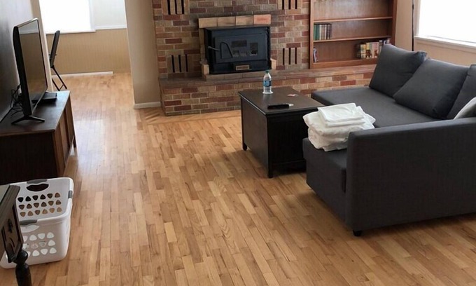 Tri-Cities House | Charming Mid-Century Home - Centrally Located in Kennewick, WA