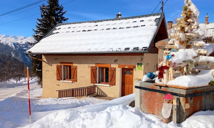 Albiez-le-Jeune Ski Chalet | Charming mountain chalet near the resort and Lake Albiez-Montrond