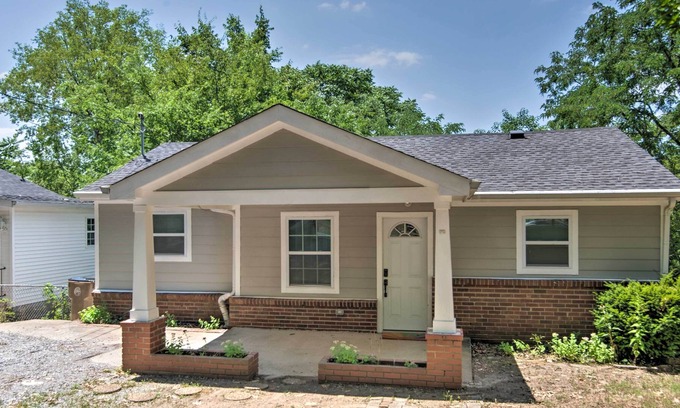 Haynes Area House | Charming Nashville Home ~ 5 Mi to Downtown!