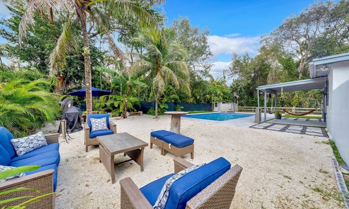 Homestead Other | Charming Nature Farmhouse Getaway – Spacious, Peaceful, Relaxing