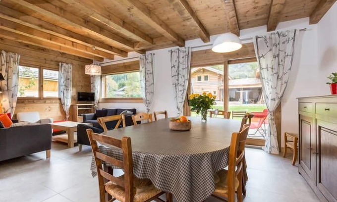 Les Houches Ski Chalet | Charming new chalet in burnt wood, south-facing terrace, beautiful view of the mountains