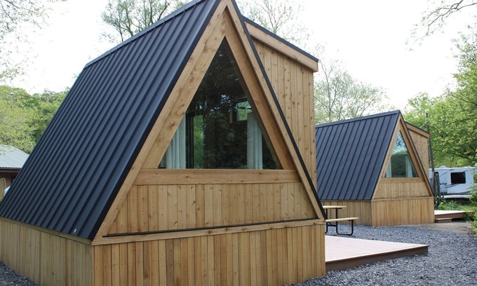 Alexandria Cottage | Charming one bedroom cottage.