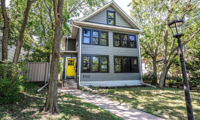 St. Anthony Park Apartment | Charming Parkview Duplex Long Stays by State Fair/UofM/DT