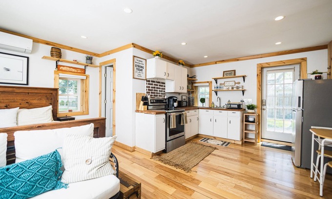 Patchogue Cottage | Charming Patchogue Cottage!
