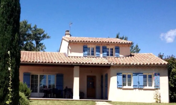 Le Pegue House | Charming Provencal house between lavender and vineyards