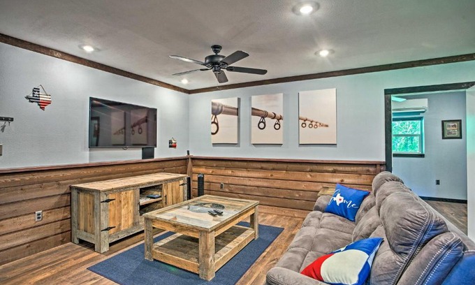 Quitman House | Charming Quitman Cabin Less Than 2 Miles to Lake Fork