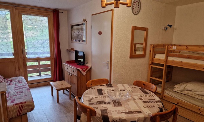Montalbert Apartment | Charming renovated 28m² apartment, ski-in/ski-out