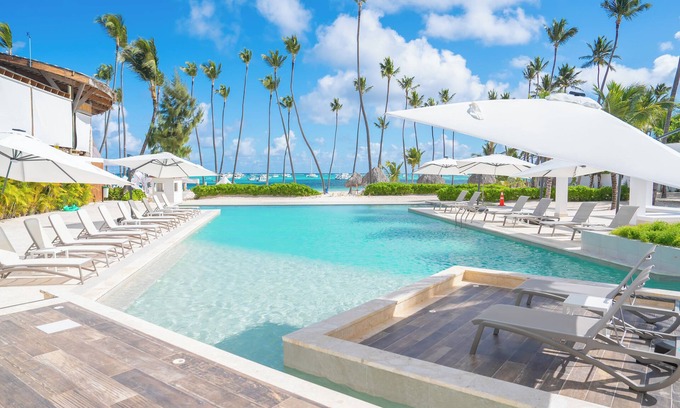 Bavaro Apartment | Charming & Relaxing Pool View Apartment at Playa Coral/Beach Access & Balcony