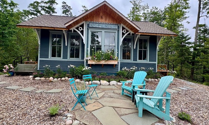 Glen Arbor Cottage | Charming & renovated airy Train Depot turned cottage steps from Lake Michigan