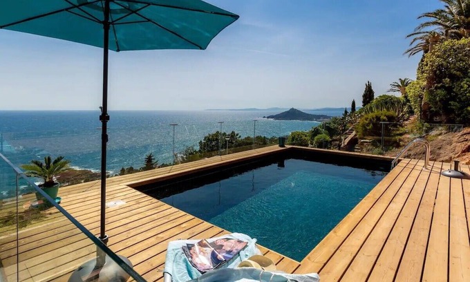 Antheor House | Charming Riviera Villa for 8 Guests, Pool & Sea View