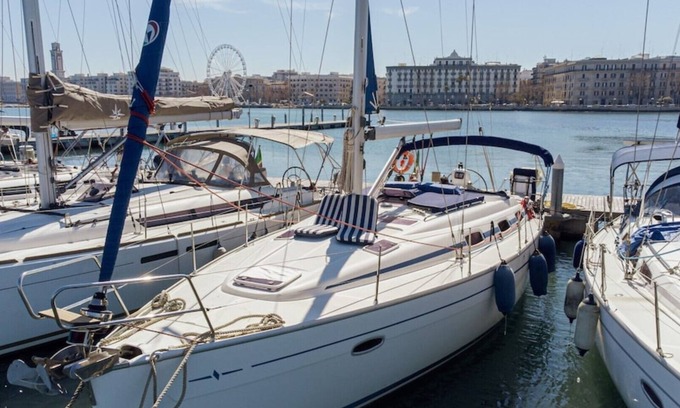Bari City Centre Boat Rental | Charming sailing boat in the city center
