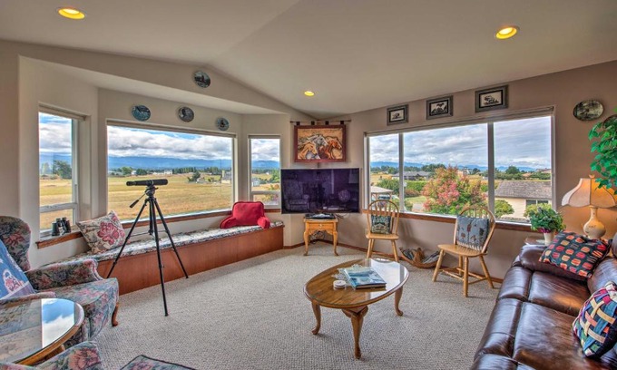 Sequim House | Charming Sequim House with Olympic Peninsula Views!