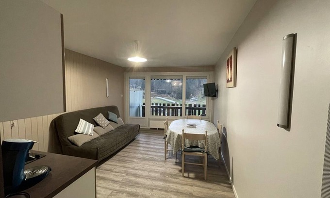 Laveissiere Apartment | Charming Ski-In/Ski-Out Studio with South-Facing Balcony and Modern Amenities