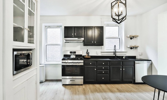 St. Louis House | Charming South City 2 Bedroom House by StayLage