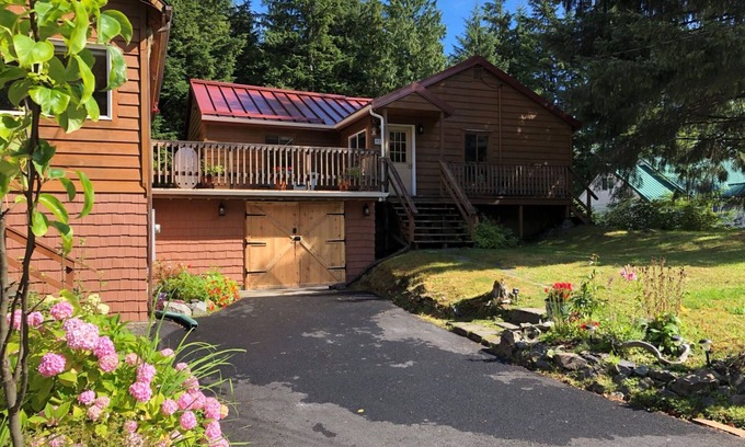 Ketchikan House | Charming South Tongass Home - Live Like a Local