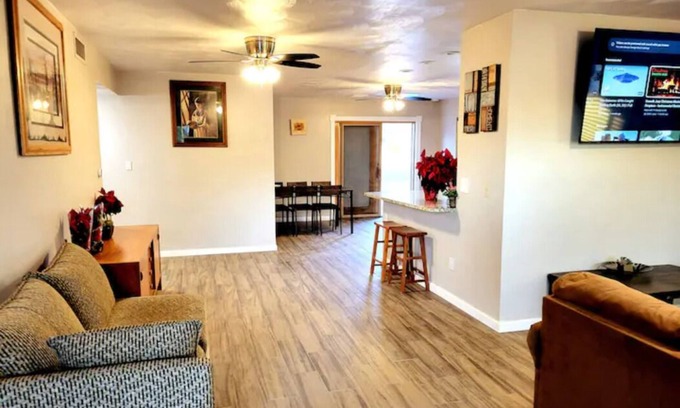 Tucson House | Charming Spacious 3br-2ba House