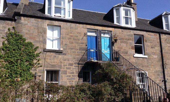 Bonnington Apartment | *Charming, spacious Grade 'B' listed colony flat in a fashionable city location