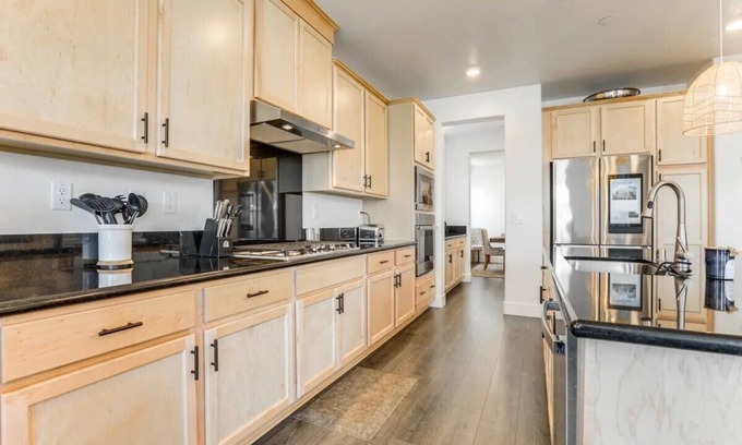 Roseville House | Charming & Spacious Roseville Home w/Patio!