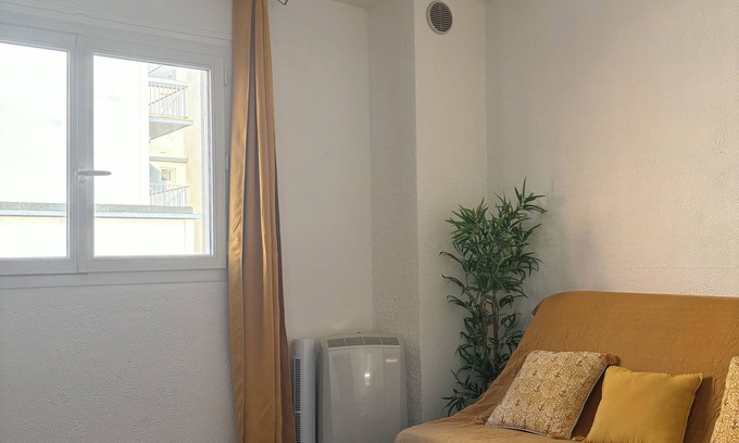 Saint-Nazaire Apartment | Charming studio near the sea