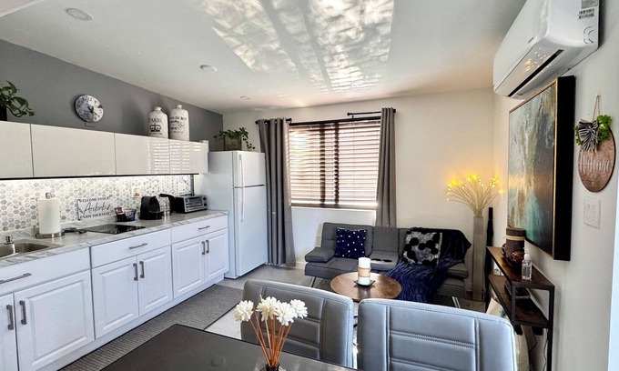 North Miami Beach Apartment | Charming studio in brilliant North Miami Beach