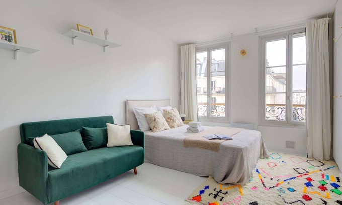 Arts-et-Metiers Apartment | Charming Studio For 3 Near Le Marais & Pompidou