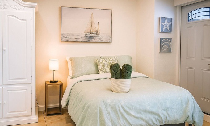Driftwood Apartment | Charming studio in Hollywood FL