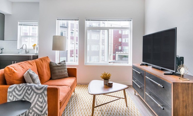 Redmond Apartment | Charming Studio in Redmond, Rooftop + Pet-Friendly