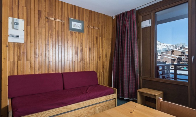 Val Claret Apartment | Charming Studio in Val Claret · Near Slopes · Balcony · Pet Friendly