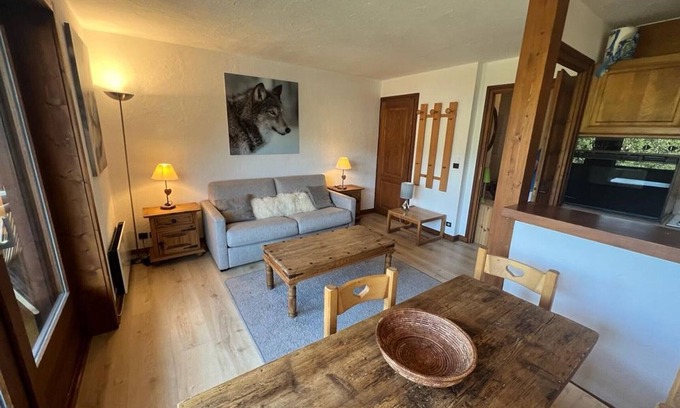 Le Planellet Apartment | Charming Studio Near Mont d'Arbois Slopes & Golf, Balcony, Sleeps 4, Pet-Friendly