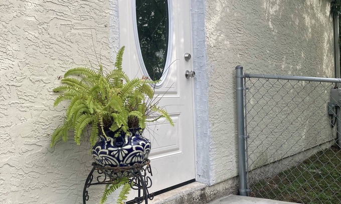 Port Saint Lucie Apartment | Charming studio with WiFi and AC