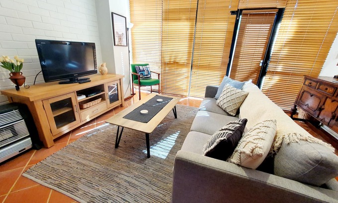 Fremantle House | Charming Townhouse in the Heart of Fremantle