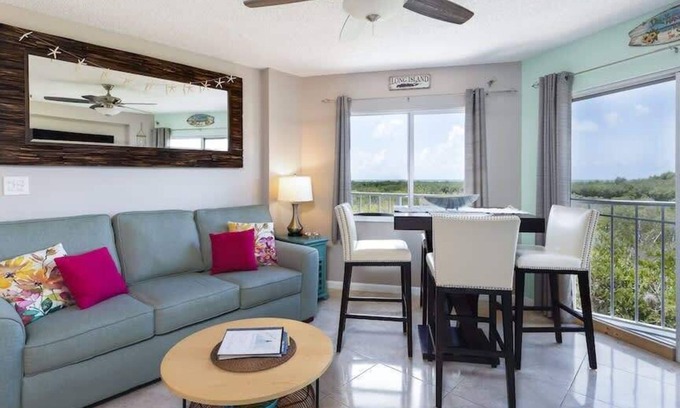 Tavernier Condo | Charming & Tranquil Condo at Ocean Pointe-Sleeps 6