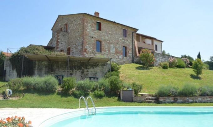 Asciano Apartment | Charming Tuscan countryside retreat