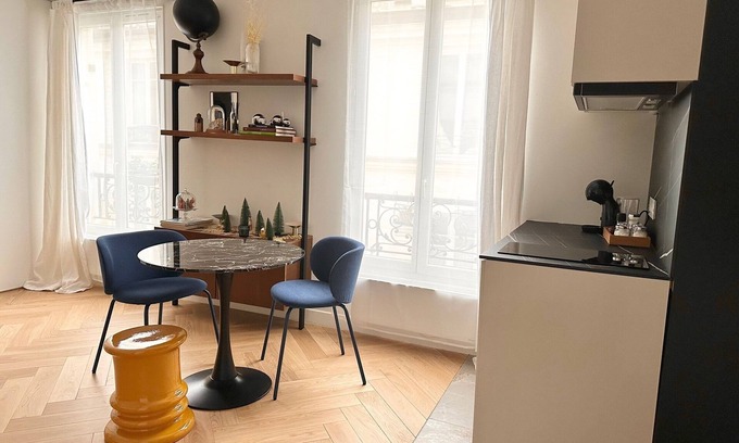 Quartier de la Chapelle Apartment | Charming two-room apartment in Stalingrad close to everything